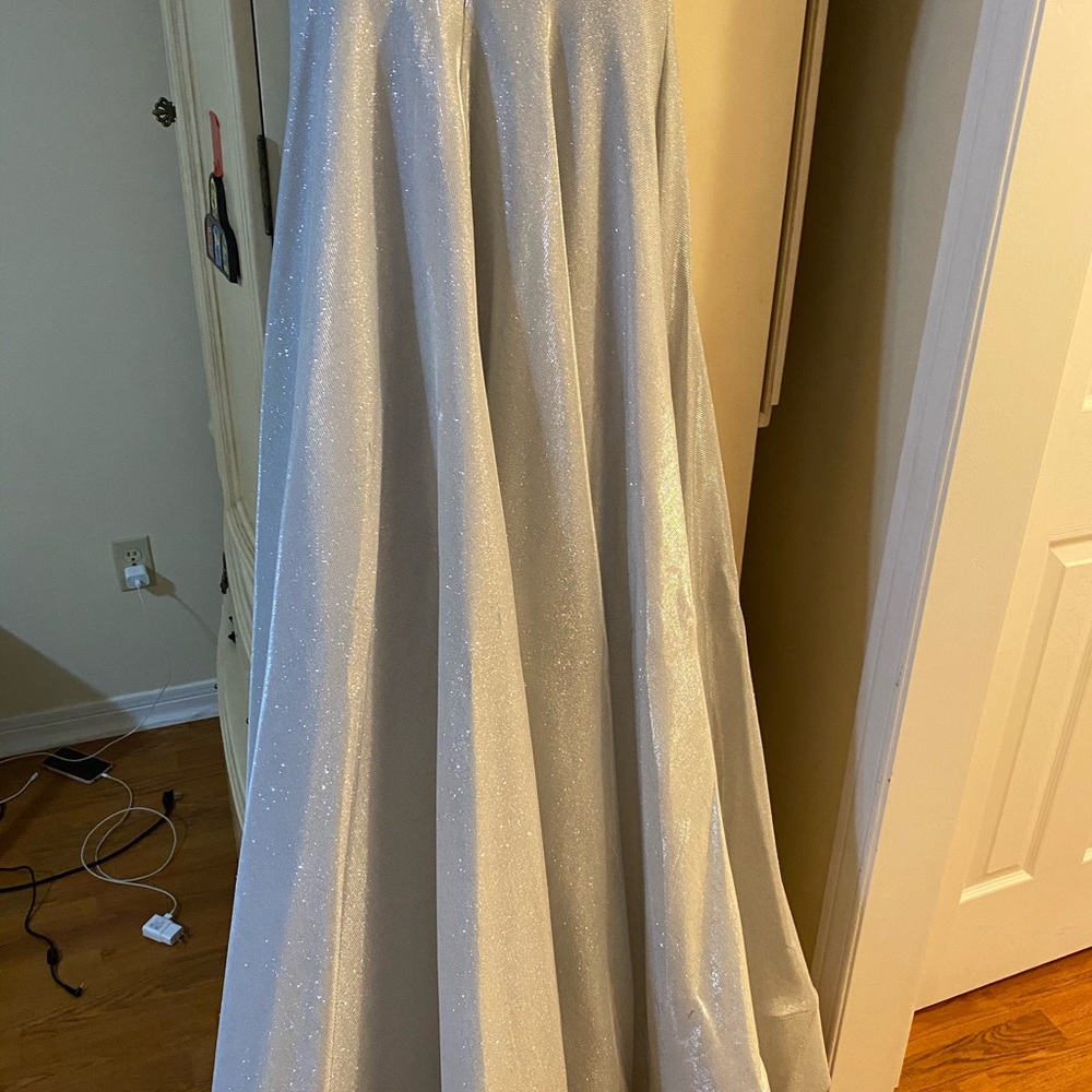 Prom Dresses - Picture 3 of 7